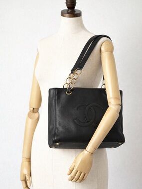 Chanel Black Leather Shoulder Bag